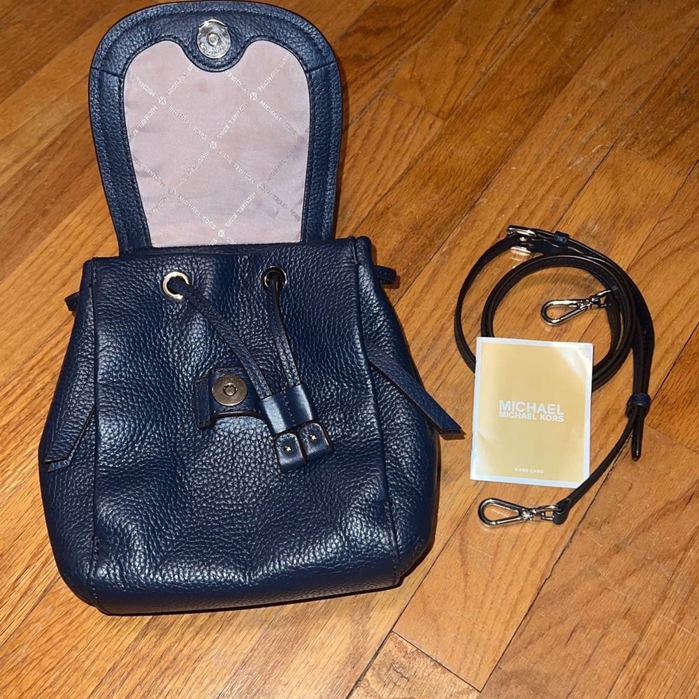 Michael Kors Dark Blue Leather Bag - Picture 4 of 10